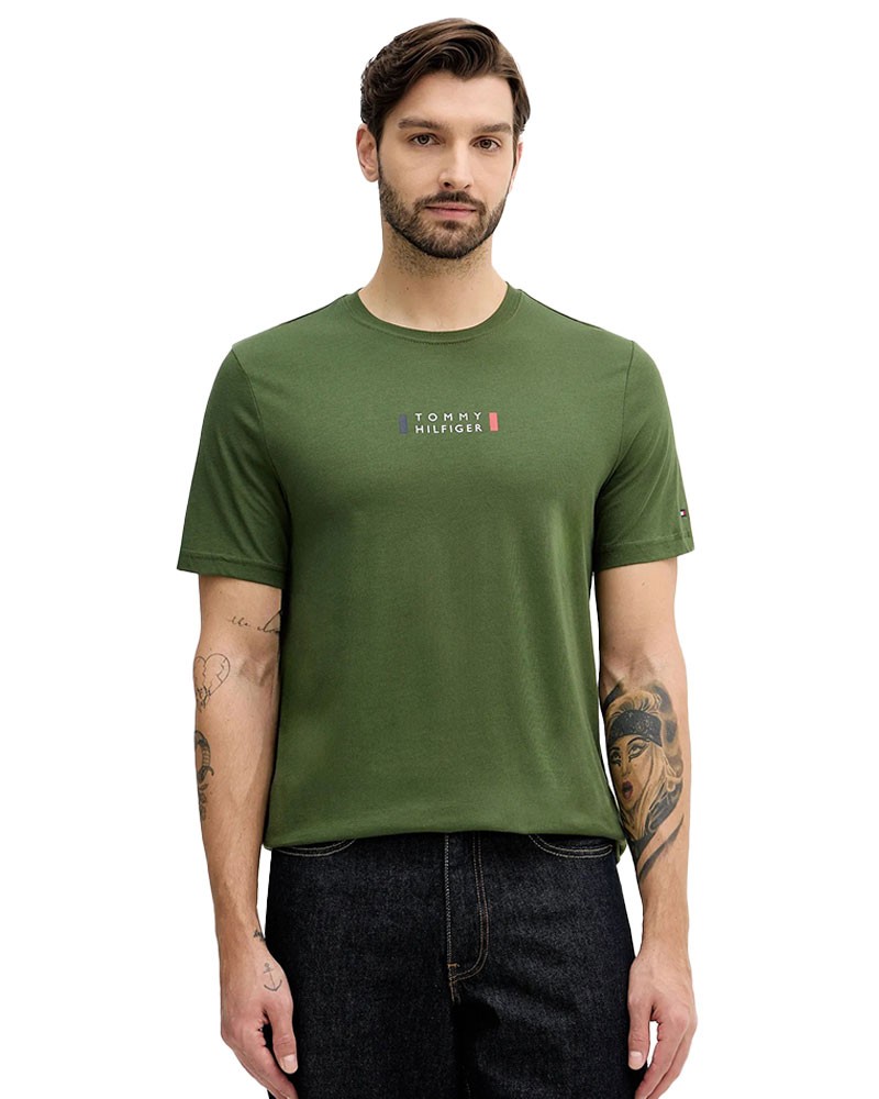 TOMMY HILFIGER Camiseta con logo en la parte delantera